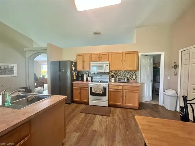 1730 Nw 12th St, Cape Coral, Florida 33993