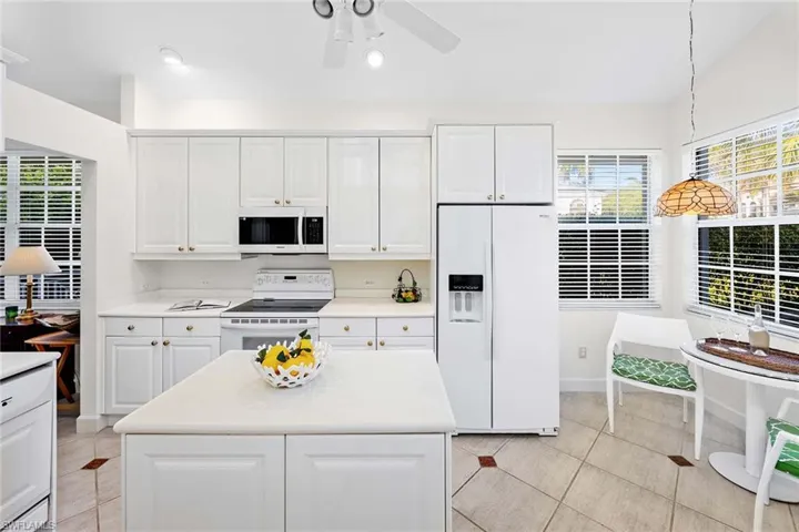 340  7th S AVE, Naples, FL 34102