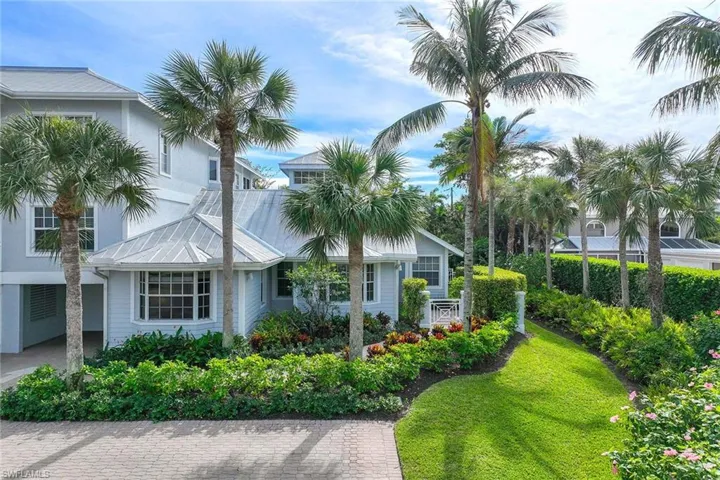 340  7th S AVE, Naples, FL 34102