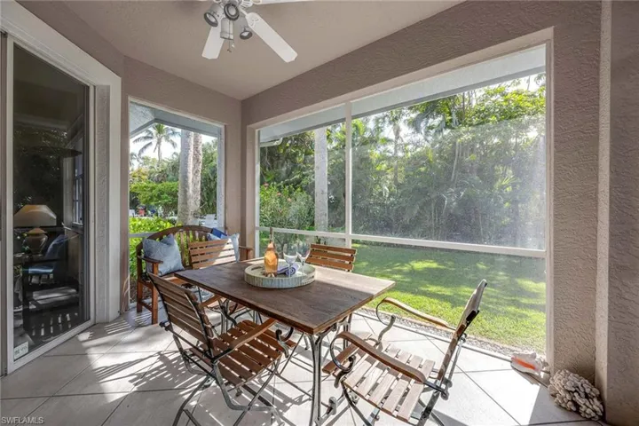 340  7th S AVE, Naples, FL 34102