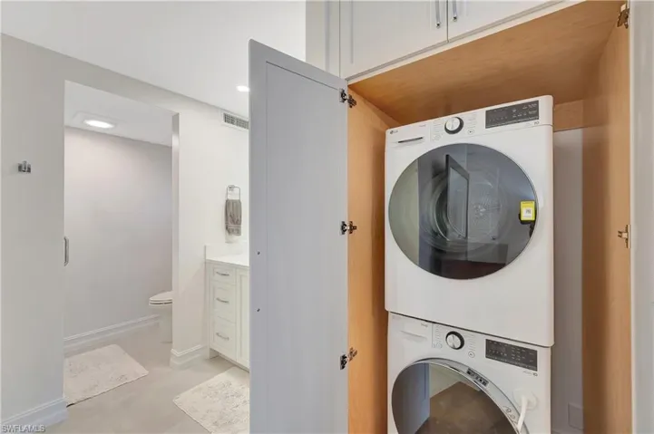 Laundry in Unit/Second Set in Garage for Beach Towels