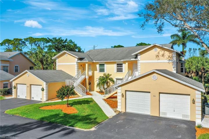 3Br/2Ba/1Garage, only 4 residences per building, best floor plan W of US41 under 500K!