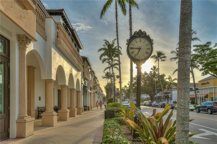 A short drive to Famous 5th Avenue South dining, shopping, theaters and art gallery's