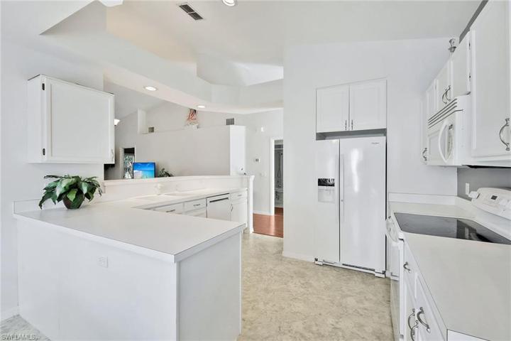 Easy care vinyl flooring in kitchen