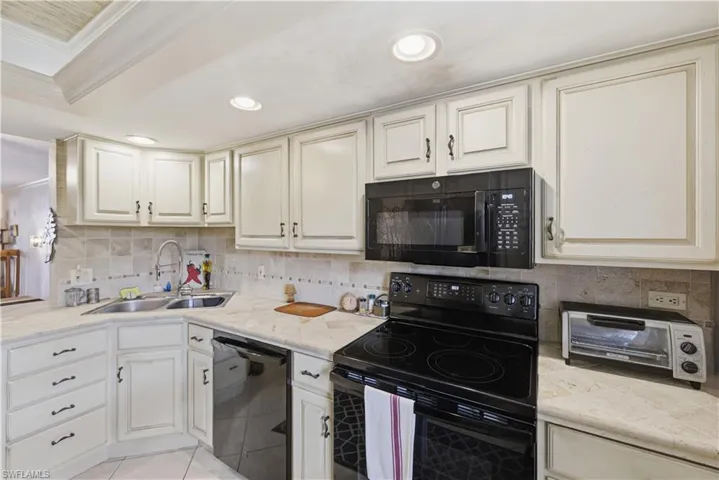 9395 Pennsylvania Ave 6, Bonita Springs, Florida 34135