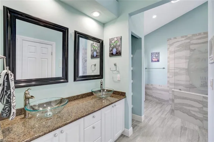 En suite primary bathroom.