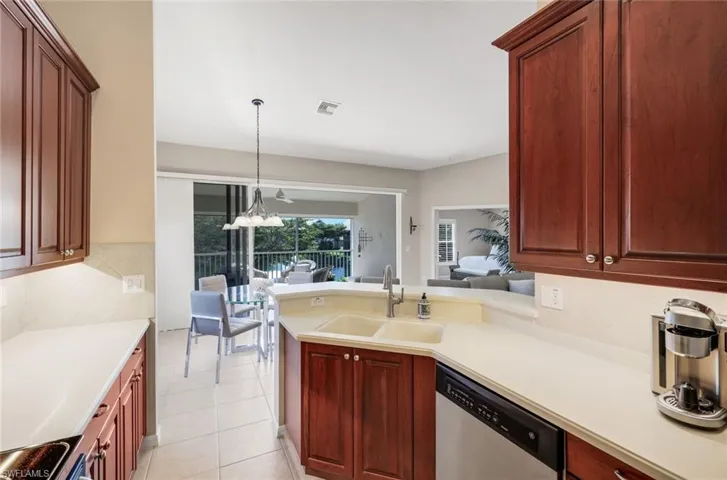 6360  Lexington  CT, Naples, FL 34110