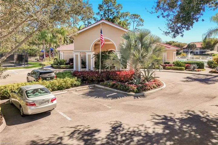 6360  Lexington  CT, Naples, FL 34110