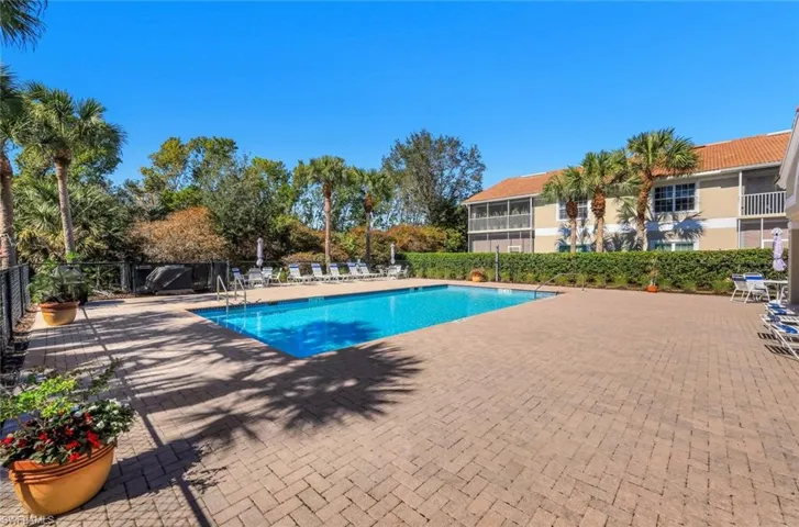 6360  Lexington  CT, Naples, FL 34110