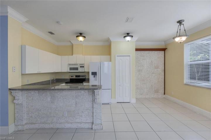 Kitchen Area & Dining