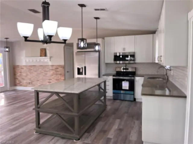 507 Sw 19th Ln, Cape Coral, Florida 33991