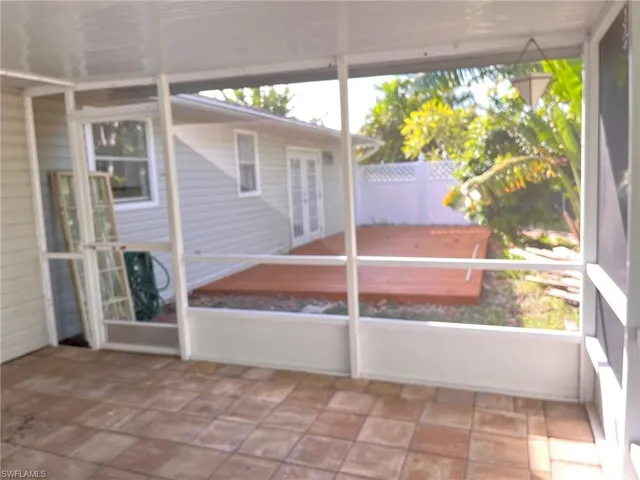 507 Sw 19th Ln, Cape Coral, Florida 33991