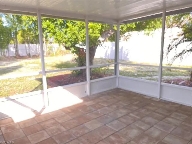 507 Sw 19th Ln, Cape Coral, Florida 33991