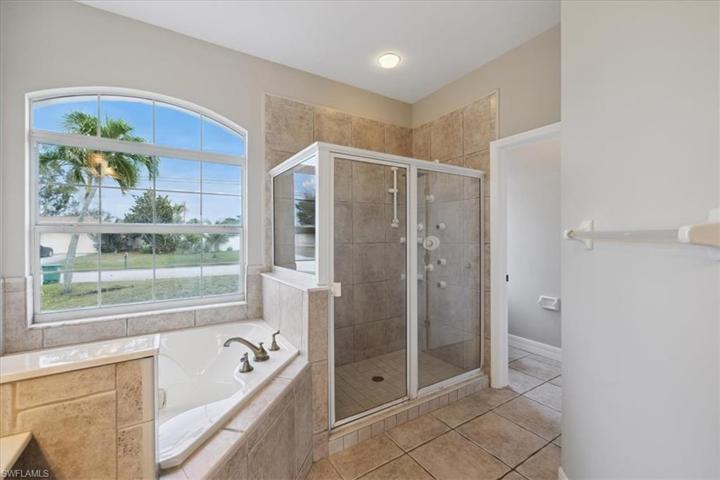 Easy access shower & a water closet for the utmost privacy