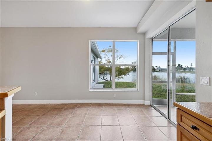 This space is perfect for a kitchen dining area