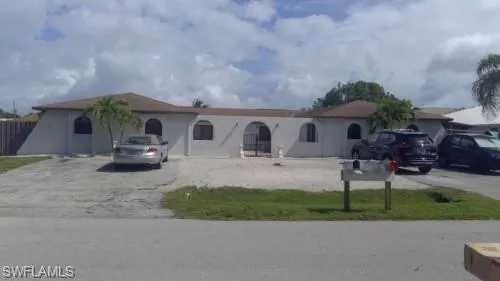 11464 Char Ann Dr, Fort Myers, Florida 33908