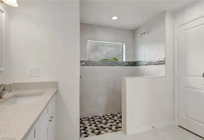 3828 Nw 46th Ln, Cape Coral, Florida 33993