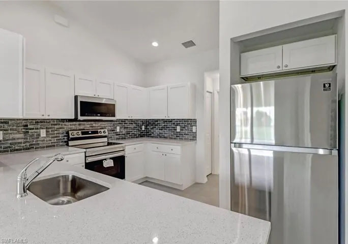3828 Nw 46th Ln, Cape Coral, Florida 33993