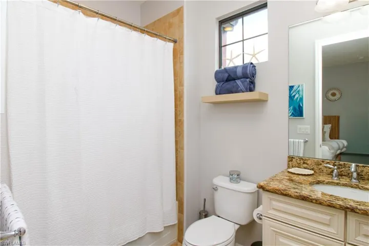 9025  Alturas  ST, Naples, FL 34113