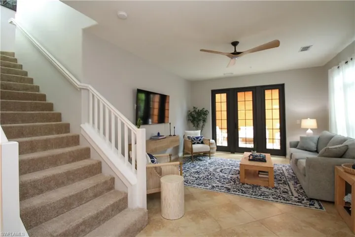 9025  Alturas  ST, Naples, FL 34113