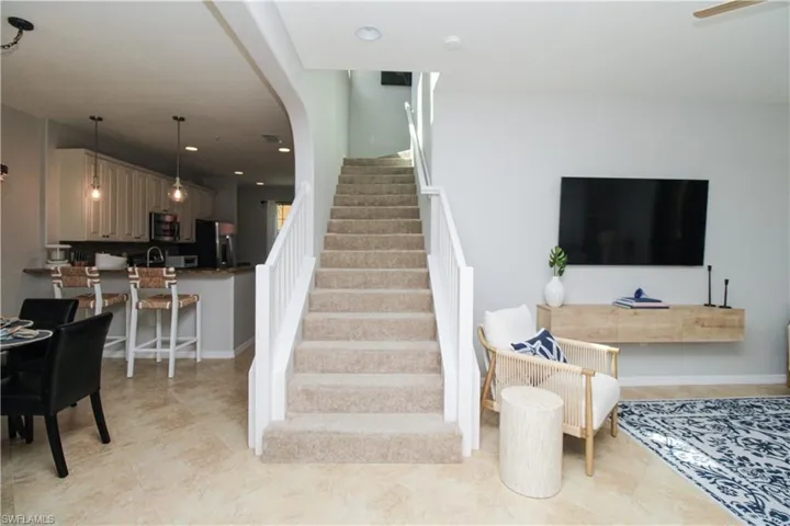 9025  Alturas  ST, Naples, FL 34113