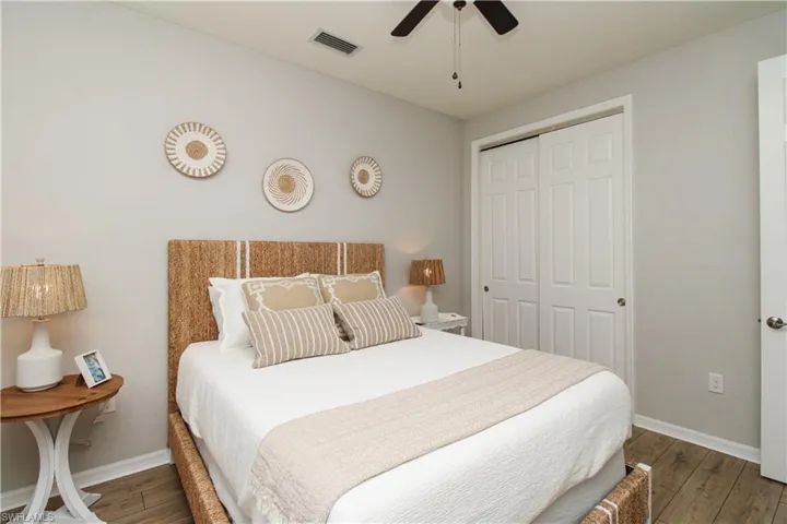 9025  Alturas  ST, Naples, FL 34113