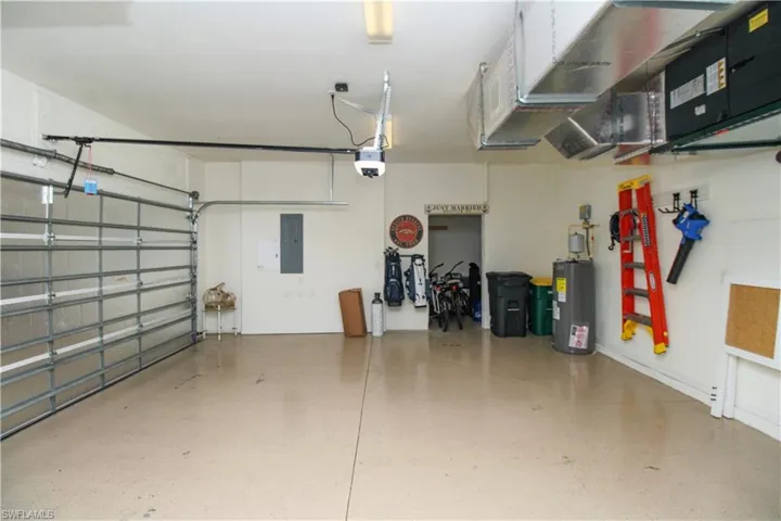 9025  Alturas  ST, Naples, FL 34113
