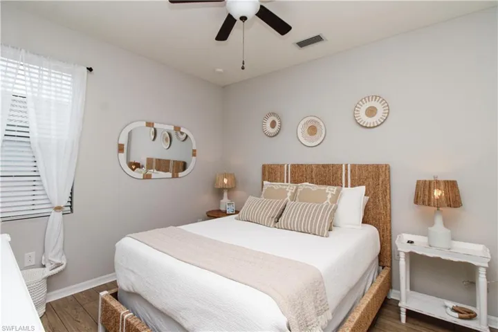 9025  Alturas  ST, Naples, FL 34113
