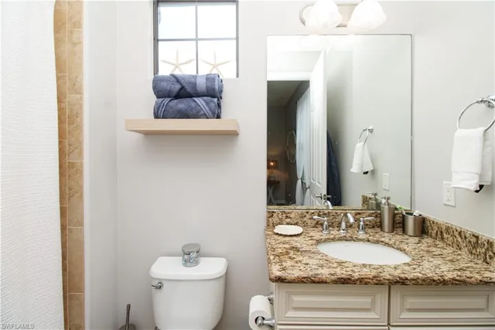 9025  Alturas  ST, Naples, FL 34113