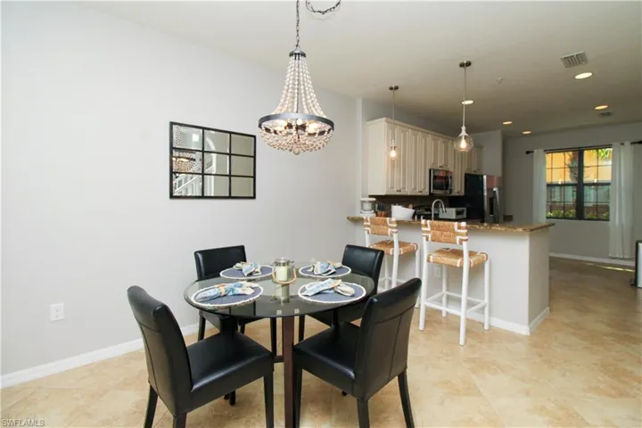 9025  Alturas  ST, Naples, FL 34113