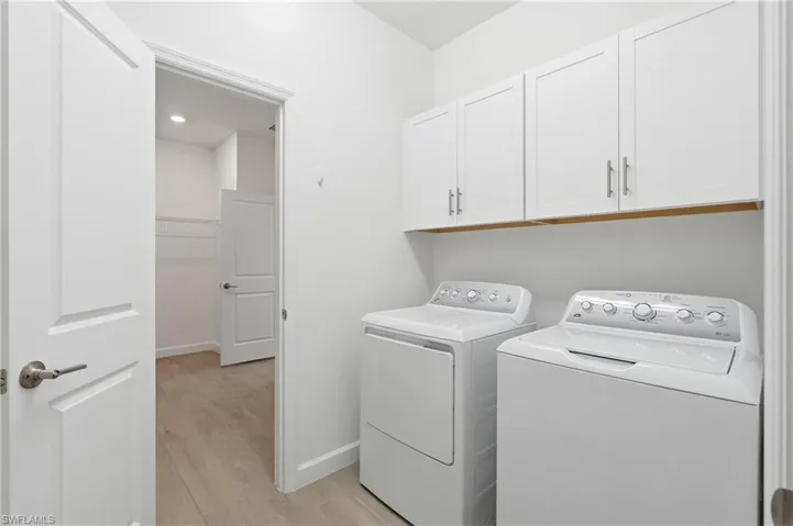 20273 Kingmont Dr, Estero, Florida 33928