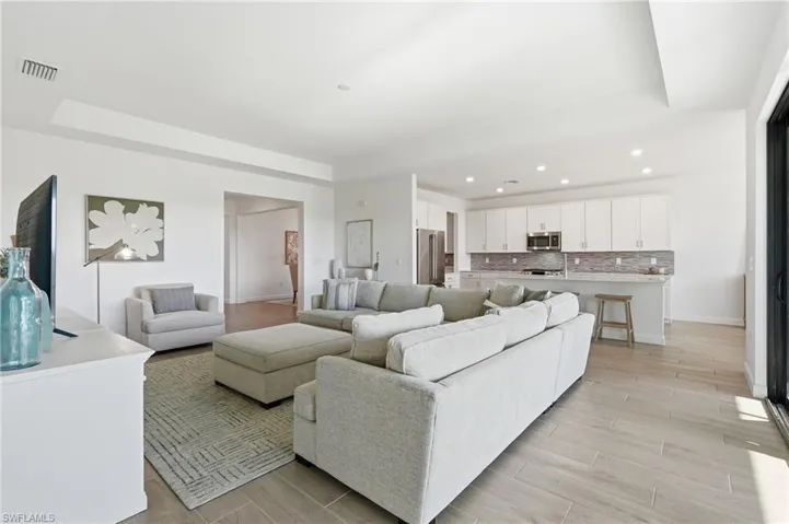 20273 Kingmont Dr, Estero, Florida 33928