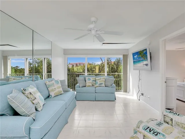 Living room with ceiling fan