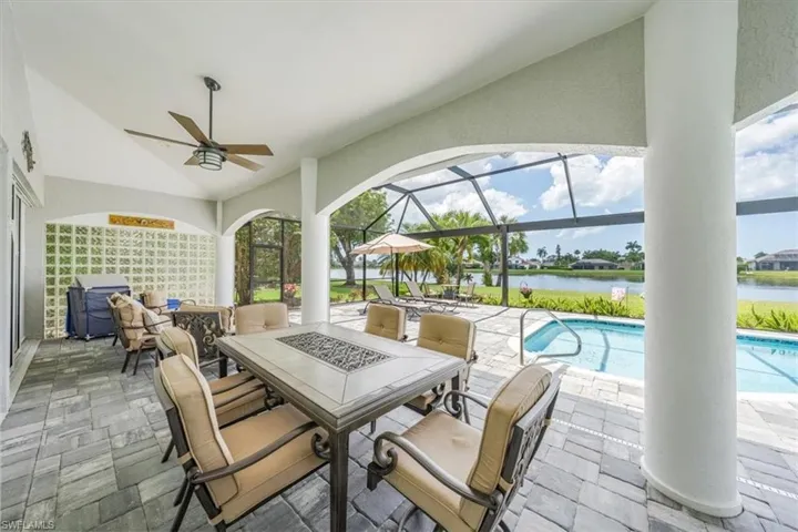 Wonderful lanai space
