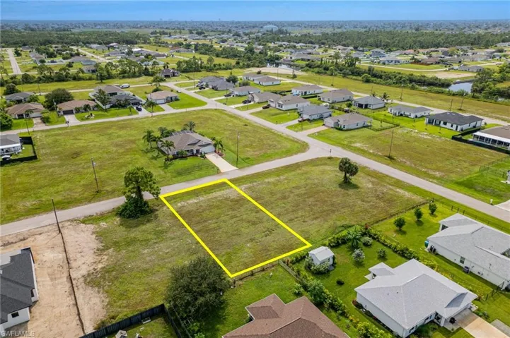 2726 Nw 19th Ave, Cape Coral, Florida 33993