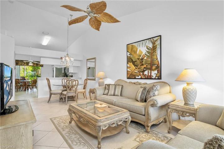 Desirable pen floor plan--kitchen/dining/living space.