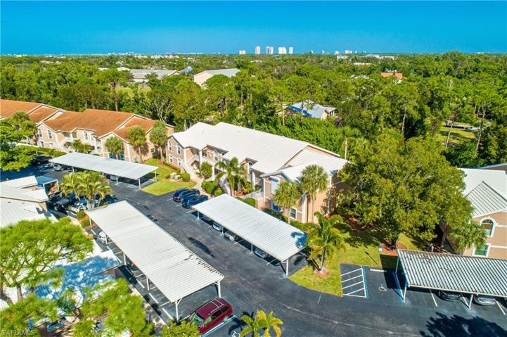Located close to shopping/dining and Downtown Bonita Springs. You will LOVE this friendly community!