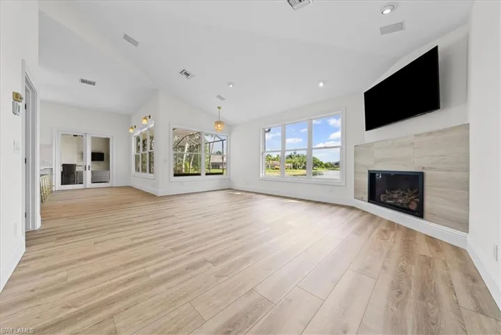 7985  Beaumont  CT, Naples, FL 34109