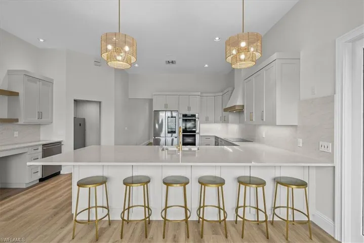 7985  Beaumont  CT, Naples, FL 34109