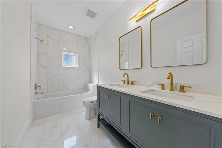 7985  Beaumont  CT, Naples, FL 34109