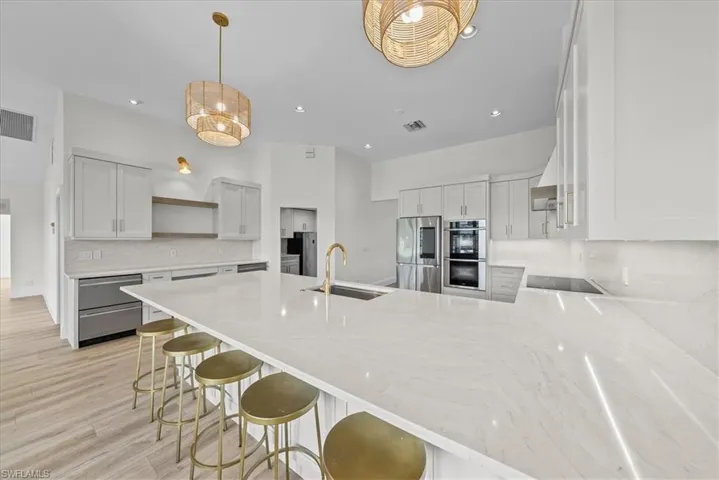 7985  Beaumont  CT, Naples, FL 34109
