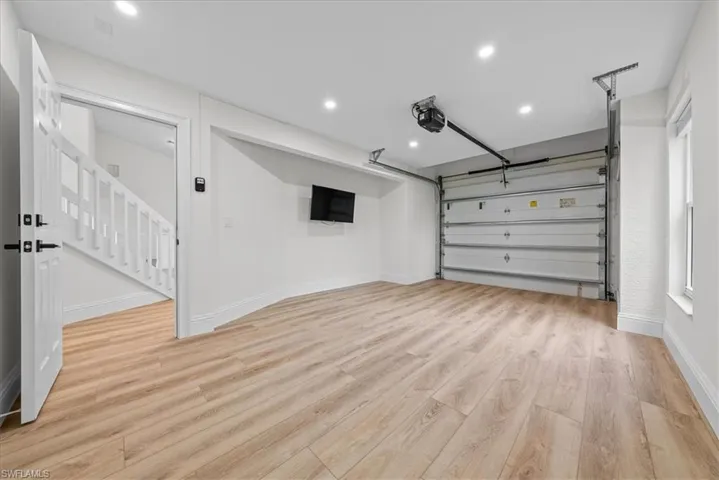 7985  Beaumont  CT, Naples, FL 34109