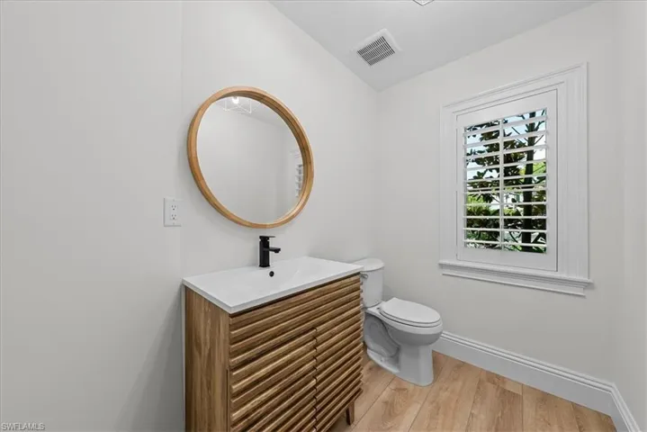 7985  Beaumont  CT, Naples, FL 34109