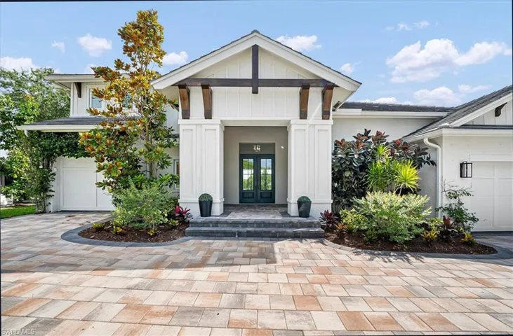 7985  Beaumont  CT, Naples, FL 34109