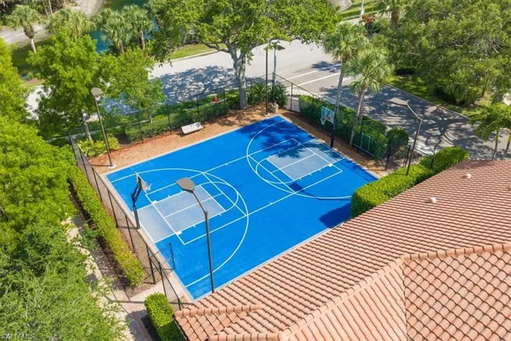 7985  Beaumont  CT, Naples, FL 34109