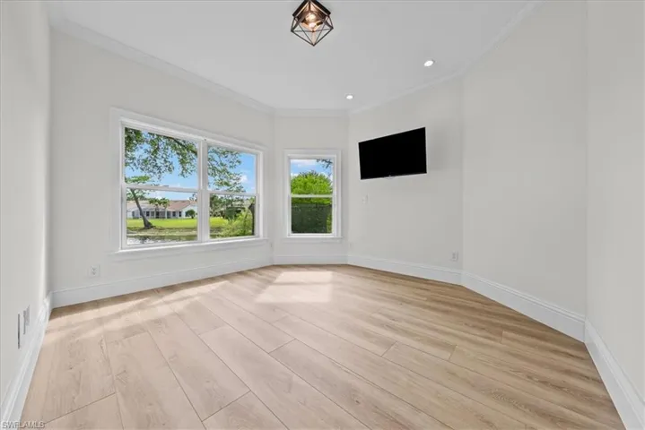 7985  Beaumont  CT, Naples, FL 34109