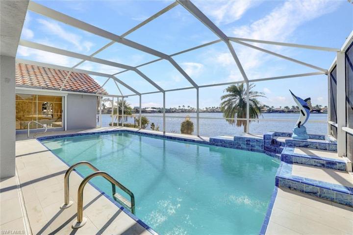 Pool & Lanai