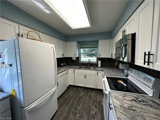 1321  Sandtrap  DR, Fort Myers, FL 33919