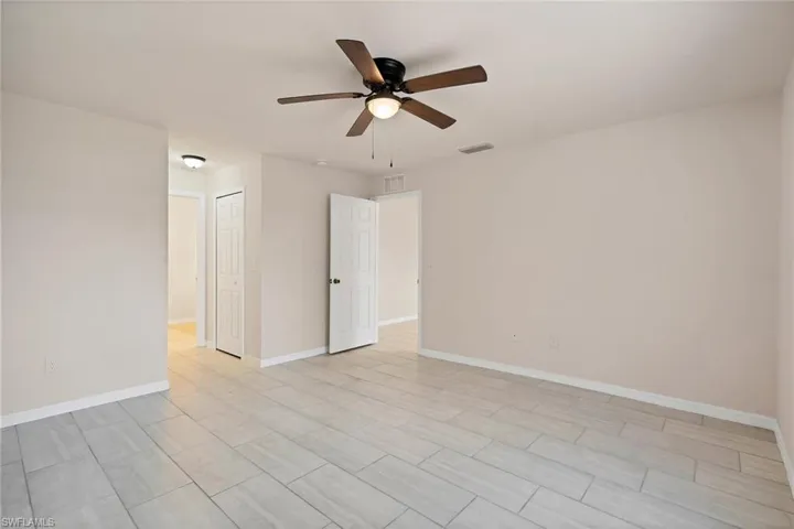 Empty room with ceiling fan
