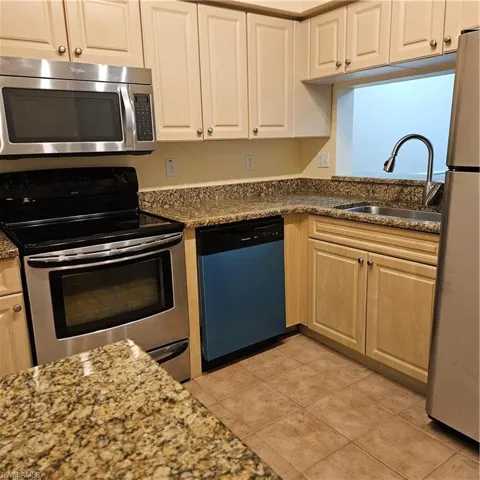 8423 Bernwood Cove Loop # 409, Fort Myers, Florida 33966